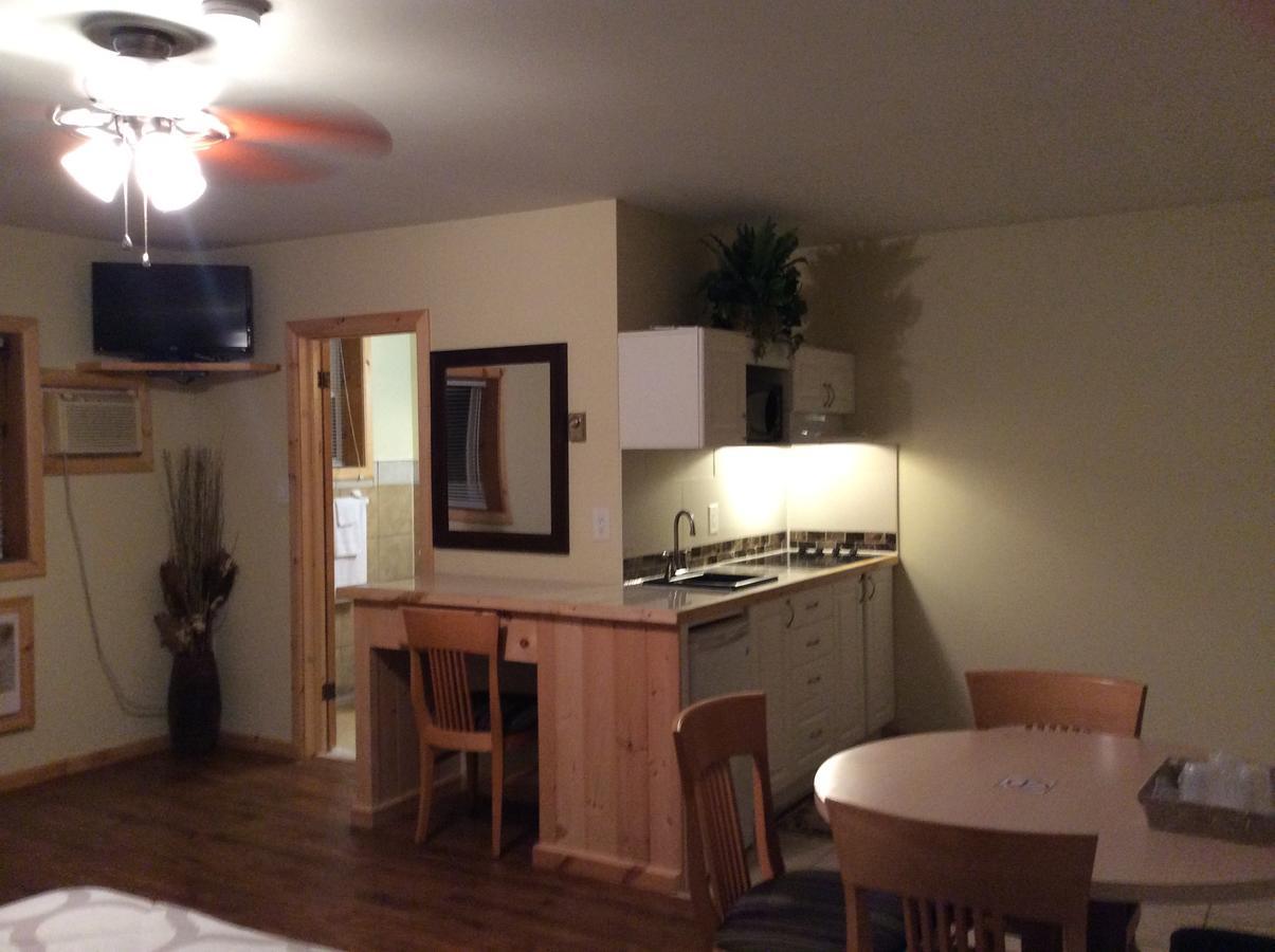 Tay Motel Waubaushene Екстериор снимка